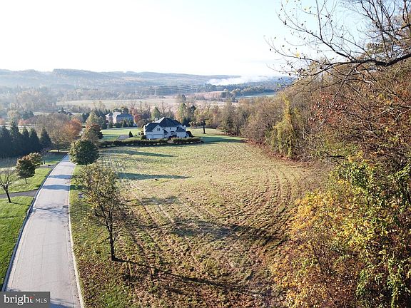 2nd image of 4011 Cloverland Dr