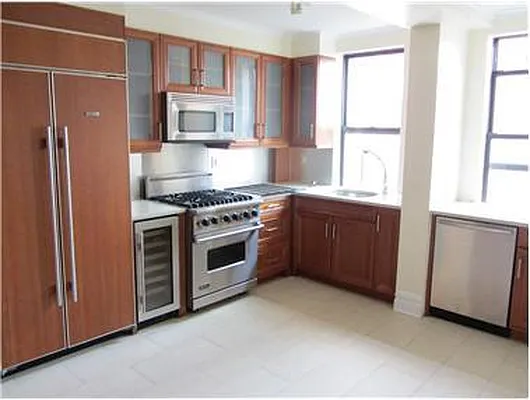 Rented by Douglas Elliman | media 38