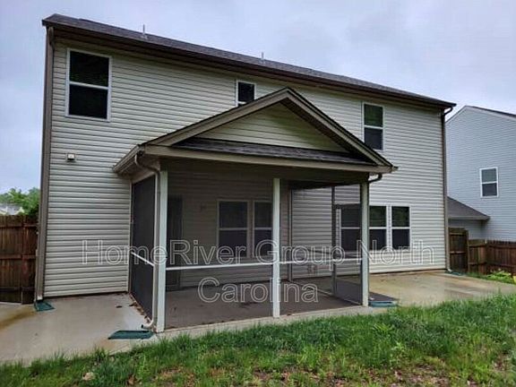 4th image of 464 Green Arbor Ln