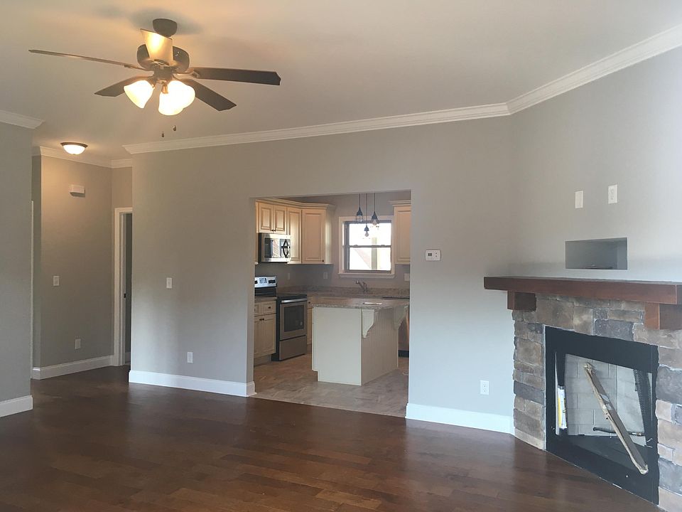 2nd image of 128 Franklin Pl