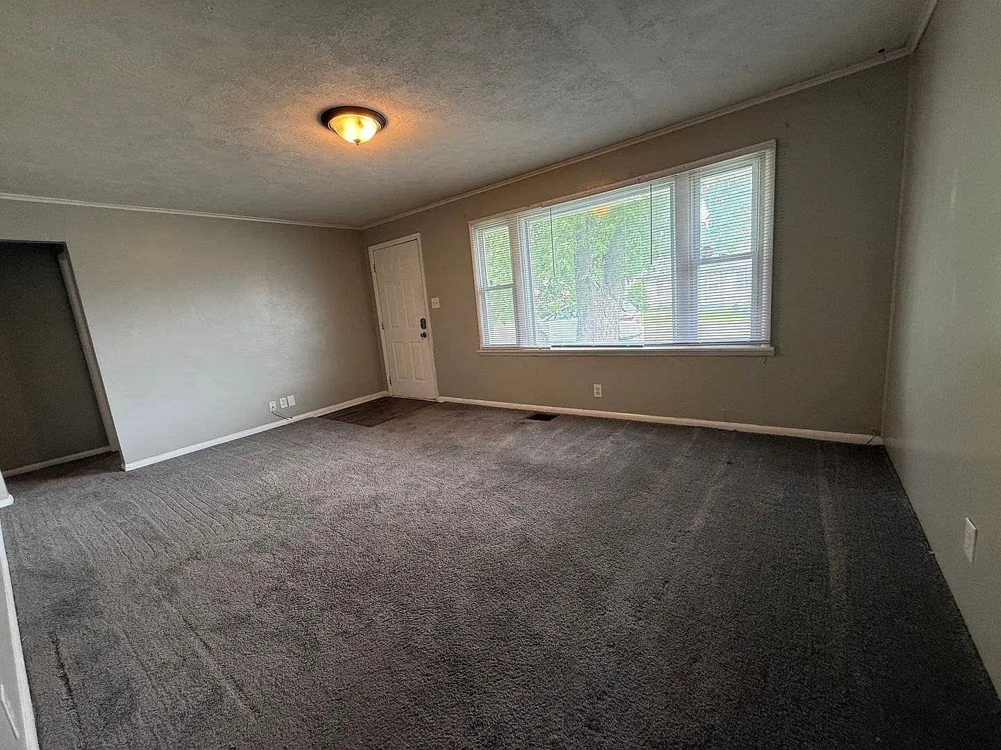 For Rent: 3511 S Ebright St. 3 Bedroom 1 bath! Recently Renovated! Washer & Dryer Hookups! — Photo 2