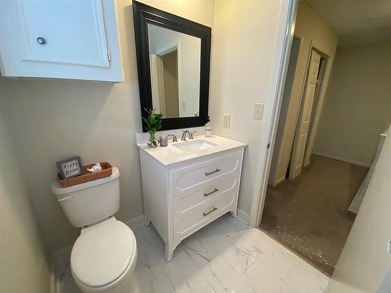 302 Lindale St #B — Photo 16