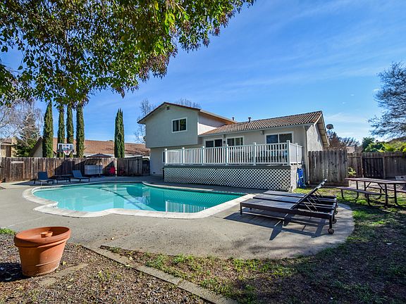 5th image of 2572 Patricia Dr