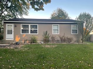 217 Roberta Jayne Dr, Lowell, MI 49331