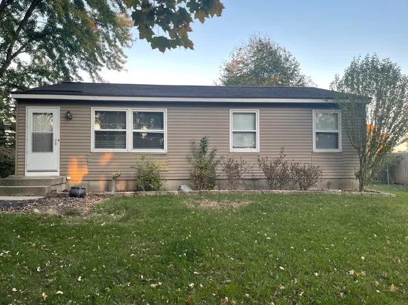 217 Roberta Jayne Dr, Lowell, MI 49331