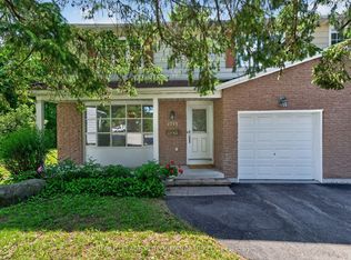 2365 Keystone Ct, Ottawa, ON K1W 1B1