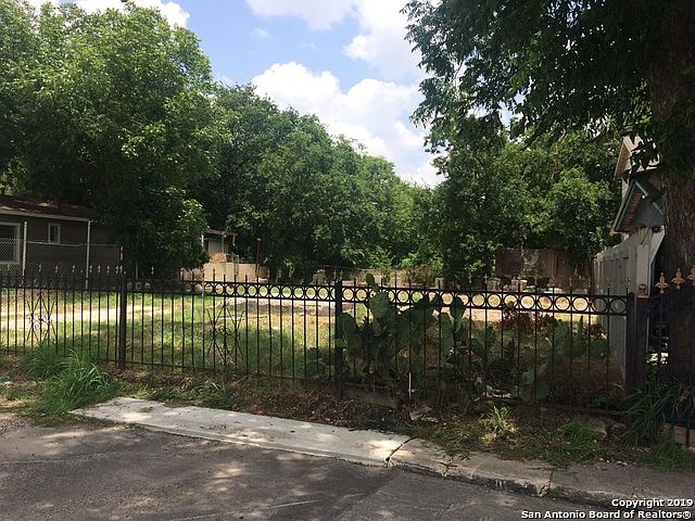 1st image of 1807 Santiago St