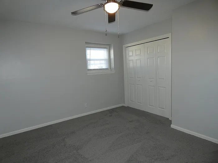 211 W 2nd St #3 — Photo 11