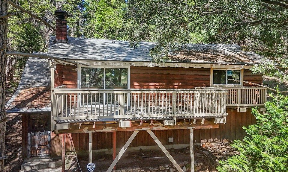 1st image of 1155 Chateau Dr