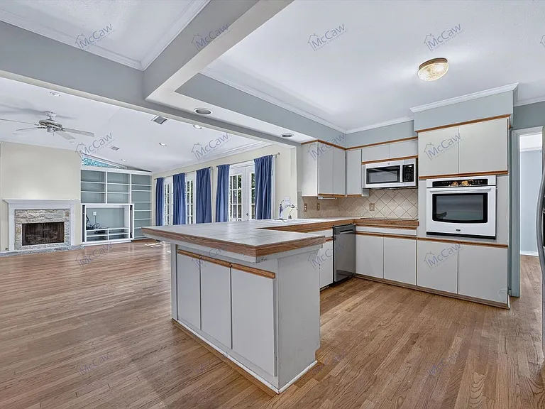 3550 Ainsworth Dr — Photo 8