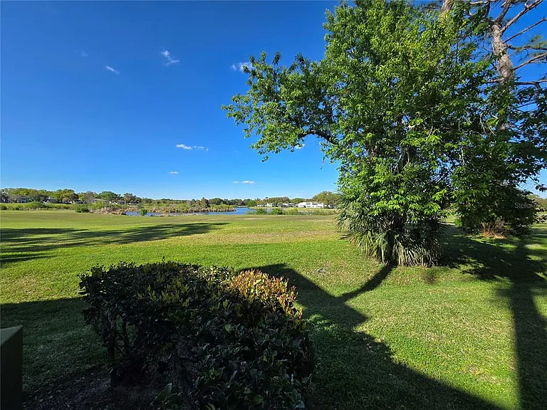 582 Fairways Cir #A — Photo 16