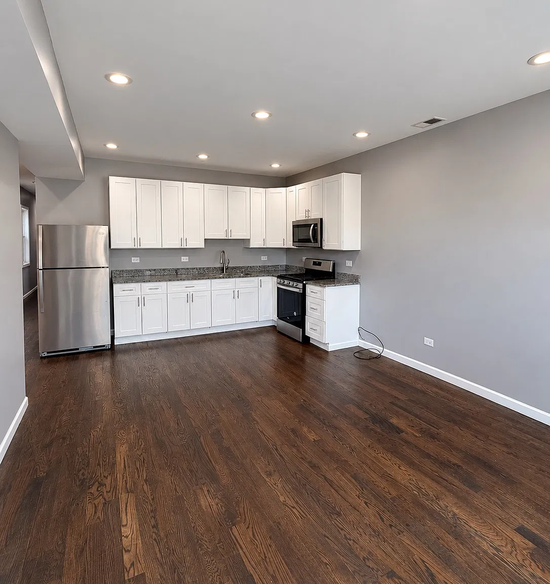 2 bed, 950 sqft, $1,500 — Photo 2