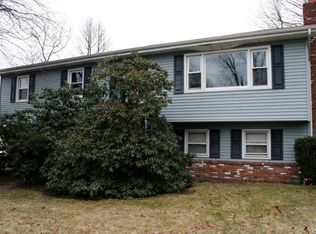 9 Apple Ln, Middletown, NY 10940