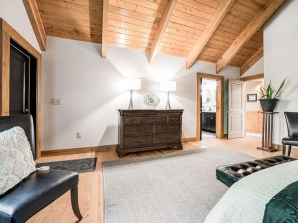 6855 N Centerville Rd, Williamsburg, IN 47393