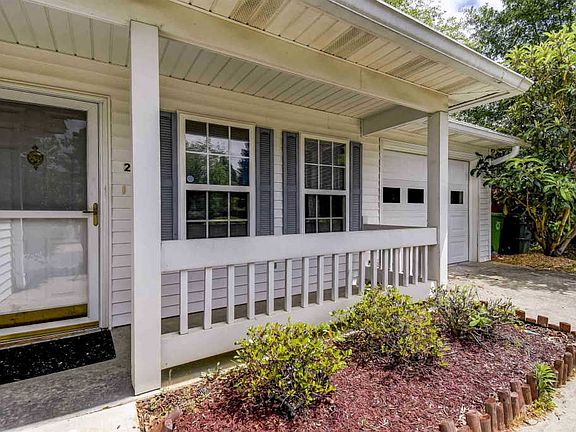 2nd image of 25 Twin Oaks Cir