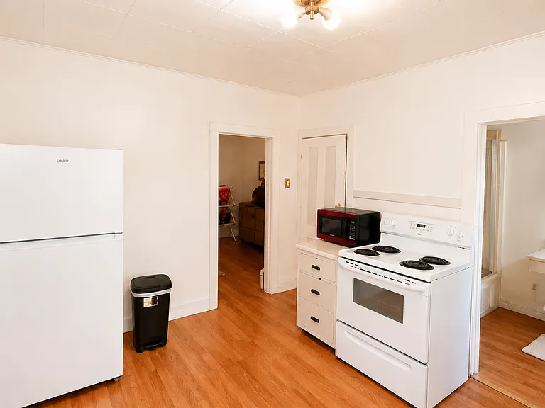 320 S 31st St — Photo 1