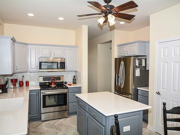 3rd image of 12819 Highland Ln