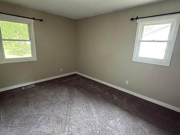 4th image of 16536 Franchise Ave W