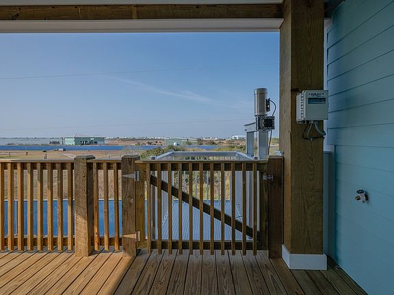 4th image of 160 Shoalwater Way