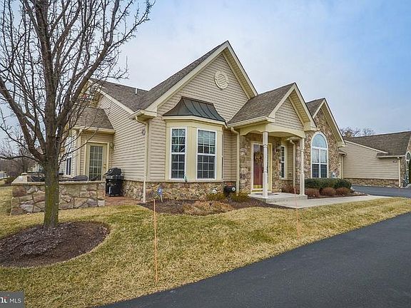2nd image of 138 Willow Dr