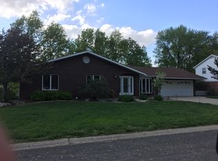 606 Porpoise Dr, Highland, IL 62249