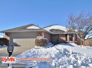 7245 Carmen Dr, Lincoln, NE 68516