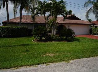 2202 SE 28th St, Cape Coral, FL 33904