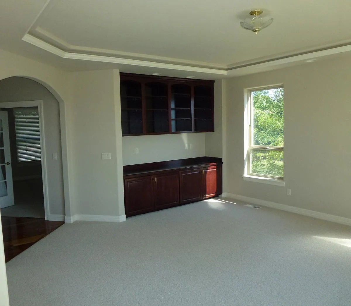 5 bed, 5200 sqft, $4,000 — Photo 3