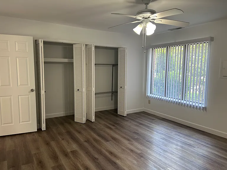 Country Hickory Ln — Photo 6