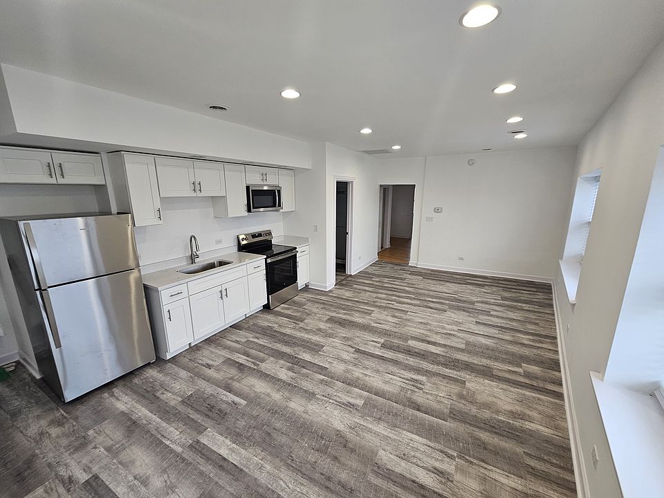 1st image of 900 S Oak Park Ave #A