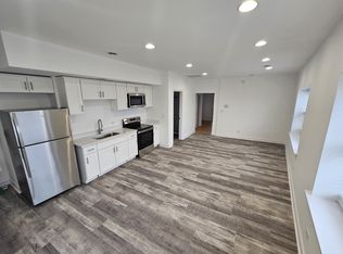 900 S Oak Park Ave #A, Oak Park, IL 60304