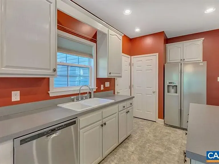 991 Carodon Dr — Photo 10