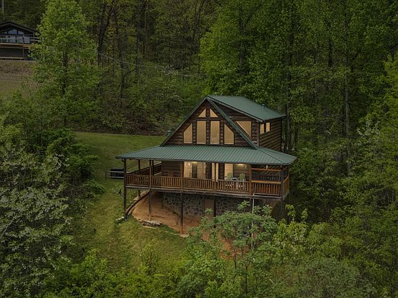 2nd image of 3435 Lonesome Pine Way