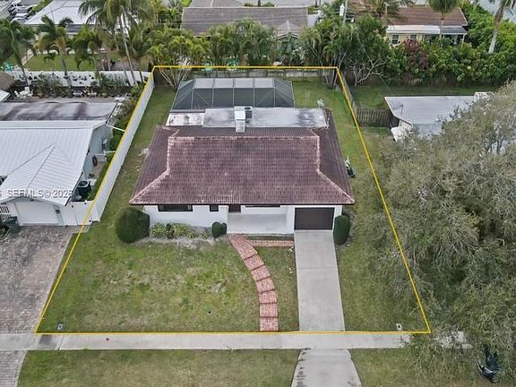 5th image of 1260 SW 8th St