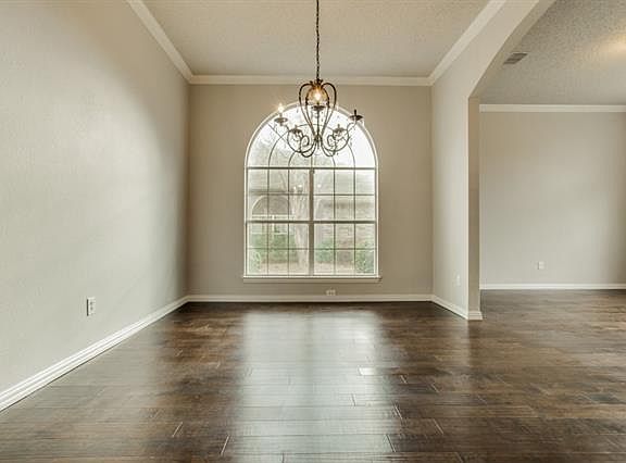 4th image of 11114 Williamsburg Ln