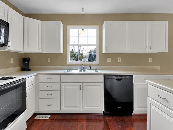 4th image of 2814 Cabin Creek Ct