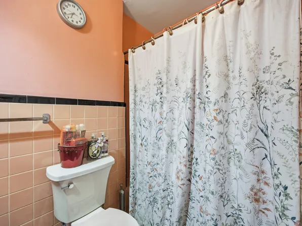 601 East 86th Street image 13 of 19