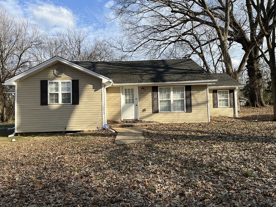 1st image of 604 N McLemore Ave