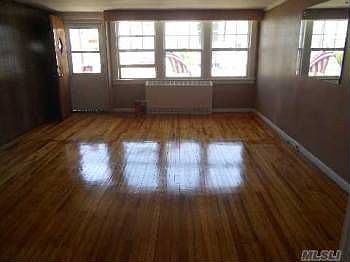 5th image of 93-54 207th St