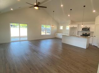 112 Feather Way, Fredericksburg, TX 78624