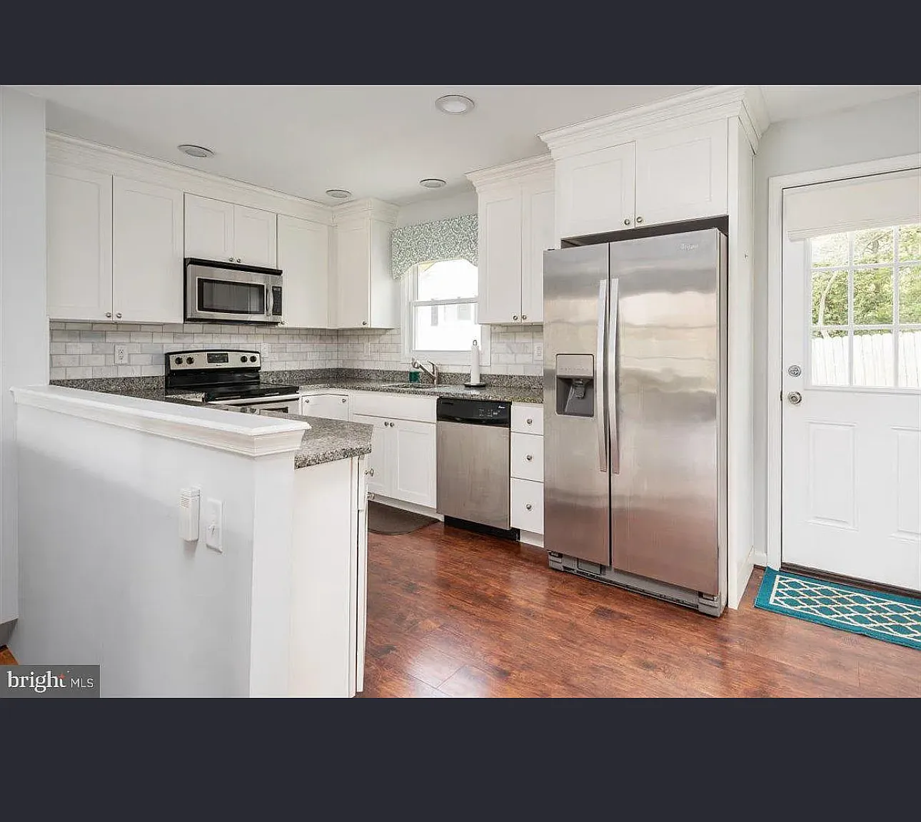 1230 Hilltop Dr — Photo 1