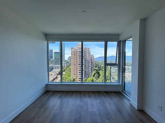 5th image of 4711 Hazel St #1206