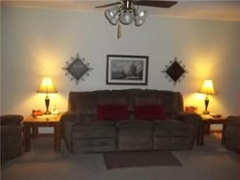 4th image of 406 W 34th St