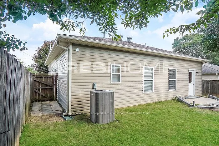 102 Rockbrook Ln — Photo 14