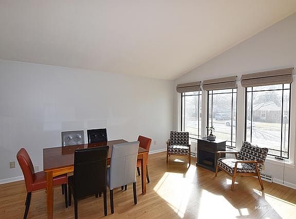 4th image of 1108 S 11th Ave