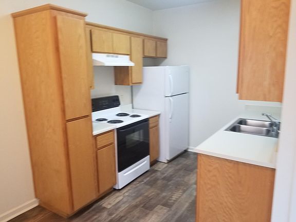 3rd image of 151 Garden Hwy APT 6