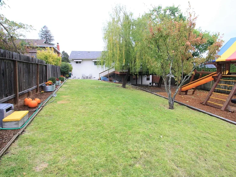 3415 Grasswood Dr — Photo 20