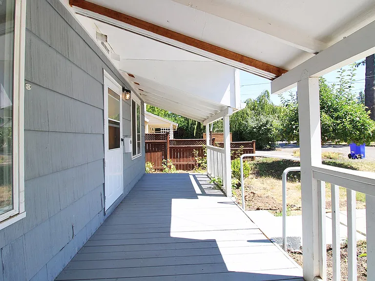 6235 NE Shaver St — Photo 3
