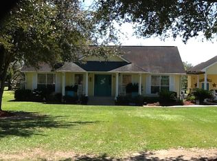 421 Benoit Ave, China, TX 77613