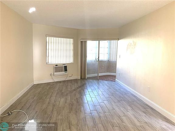 4th image of 1631 Miami Gardens Dr #133